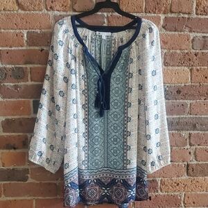 DR2 Blue and White Patterned Peasant Blouse